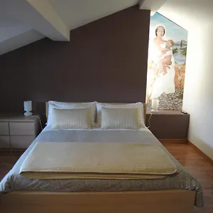 La Casa Del Poeta Dell'etna Bed & Breakfast